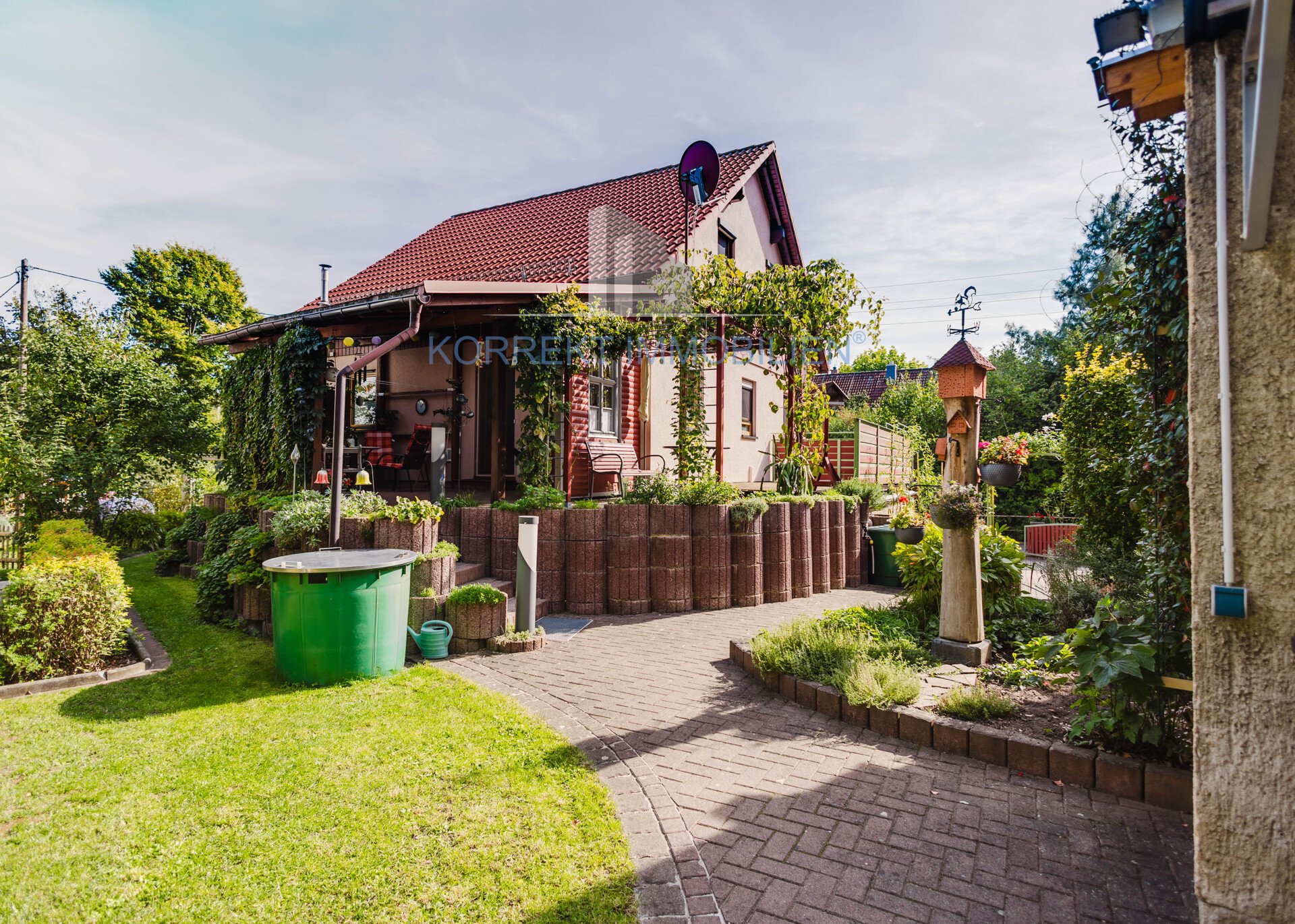 neues Objekt Einfamilienhaus mit Garten