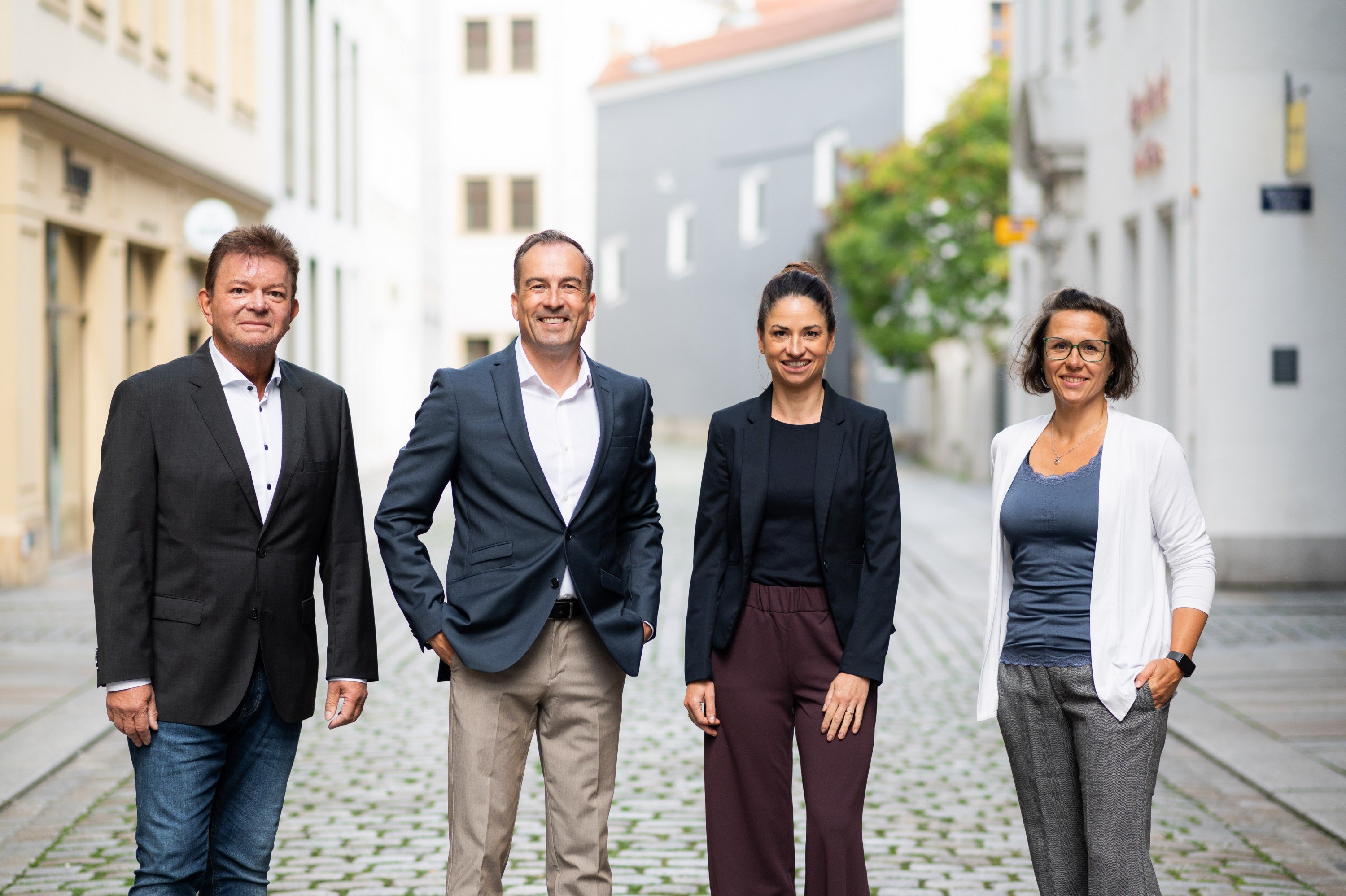 Team KORREKT IMMOBILIEN mit uns kompetenter und zuverlässiger Immobilienverkauf